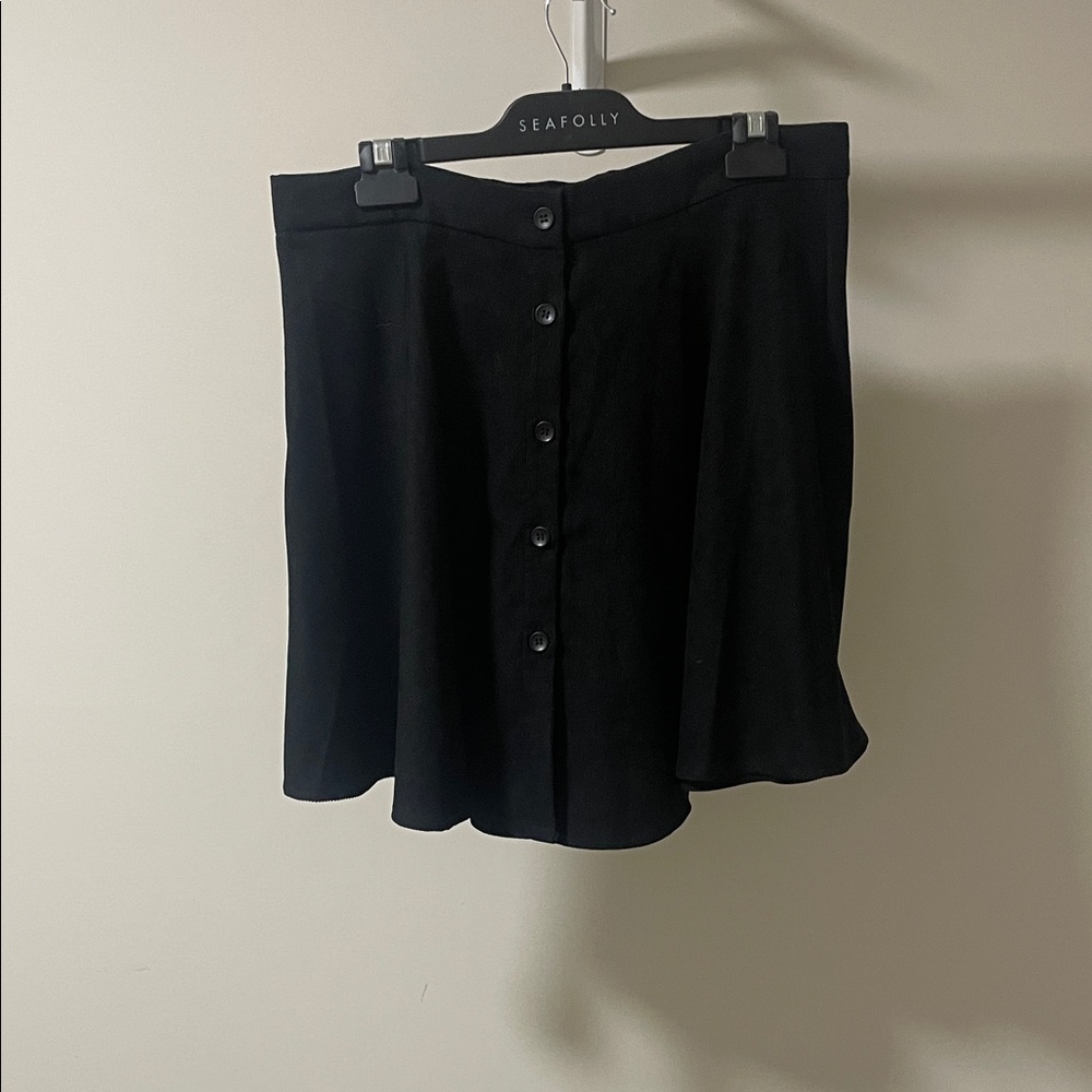 💗 4/$12 SHEIN Classic Black Mini Skirt with Buttons